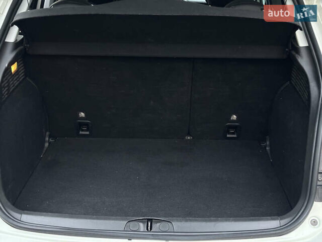 Белый Фиат 500X, объемом двигателя 1.4 л и пробегом 137 тыс. км за 13000 $, фото 43 на Automoto.ua