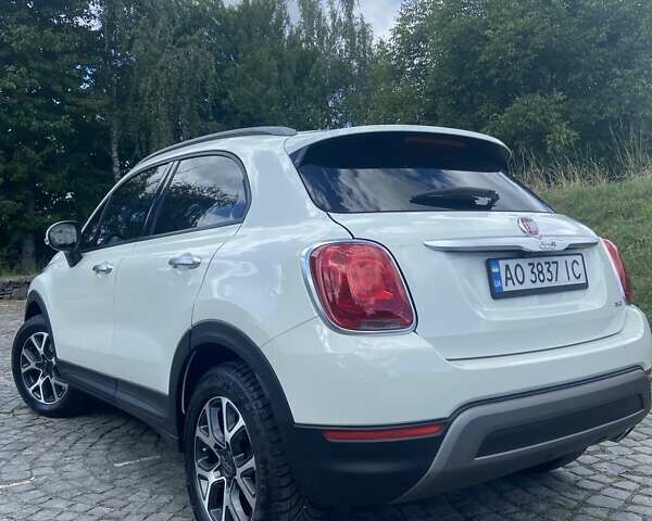 Белый Фиат 500X, объемом двигателя 2.4 л и пробегом 98 тыс. км за 12600 $, фото 2 на Automoto.ua