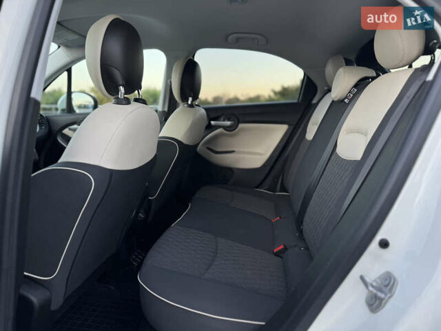 Белый Фиат 500 X, объемом двигателя 1.3 л и пробегом 59 тыс. км за 15950 $, фото 33 на Automoto.ua