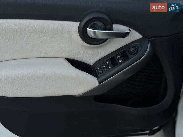 Белый Фиат 500 X, объемом двигателя 1.3 л и пробегом 59 тыс. км за 15950 $, фото 29 на Automoto.ua