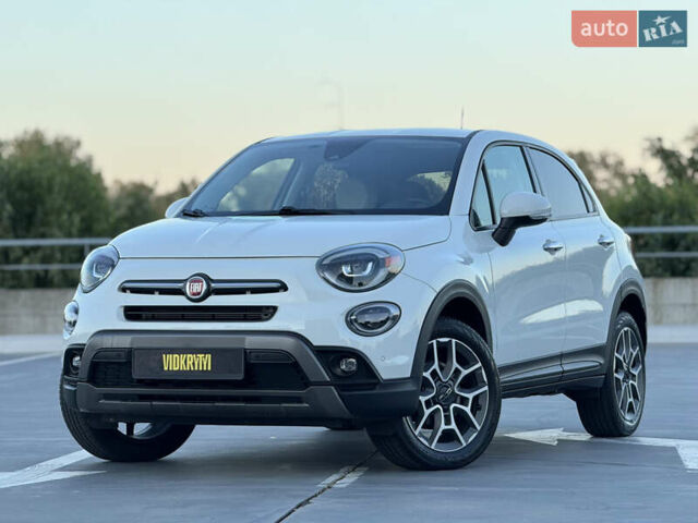Белый Фиат 500 X, объемом двигателя 1.3 л и пробегом 59 тыс. км за 15950 $, фото 1 на Automoto.ua