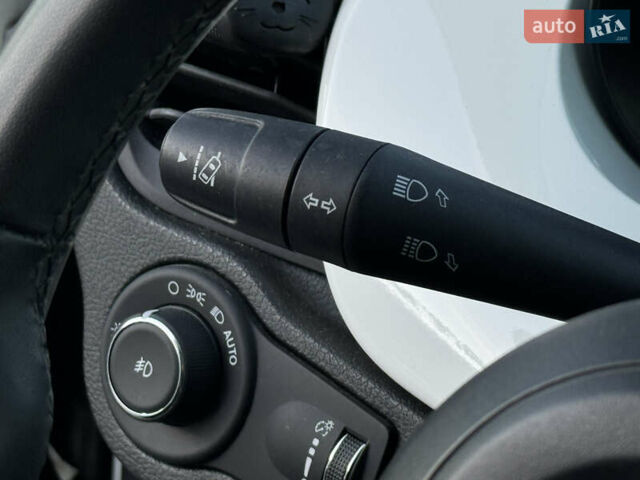 Белый Фиат 500 X, объемом двигателя 1.3 л и пробегом 59 тыс. км за 15950 $, фото 27 на Automoto.ua