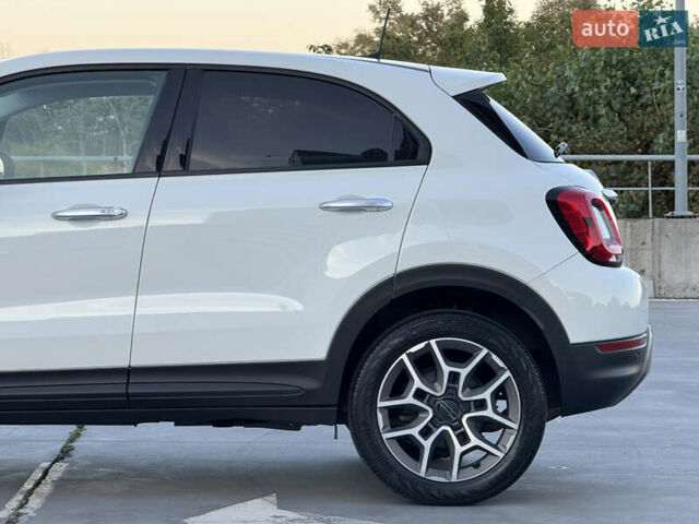 Белый Фиат 500 X, объемом двигателя 1.3 л и пробегом 59 тыс. км за 15950 $, фото 13 на Automoto.ua