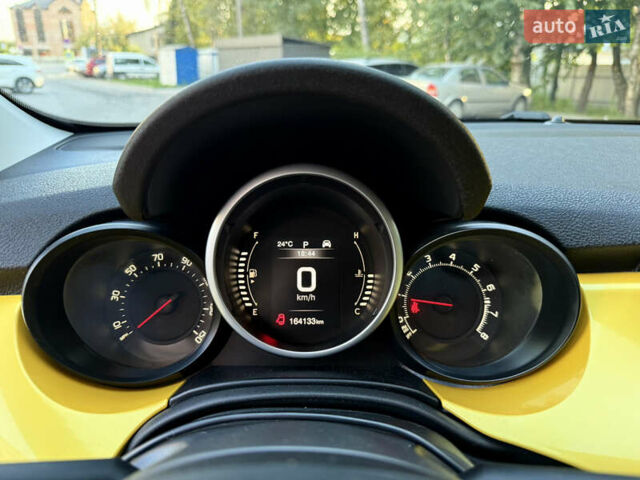 Желтый Фиат 500 X, объемом двигателя 2.4 л и пробегом 164 тыс. км за 9900 $, фото 19 на Automoto.ua