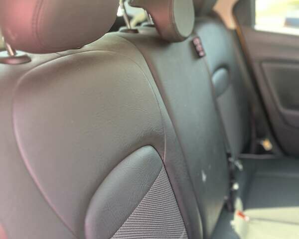 Желтый Фиат 500 X, объемом двигателя 2.4 л и пробегом 120 тыс. км за 12500 $, фото 5 на Automoto.ua