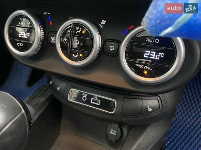Синій Фіат 500X, об'ємом двигуна 2.4 л та пробігом 110 тис. км за 10800 $, фото 34 на Automoto.ua