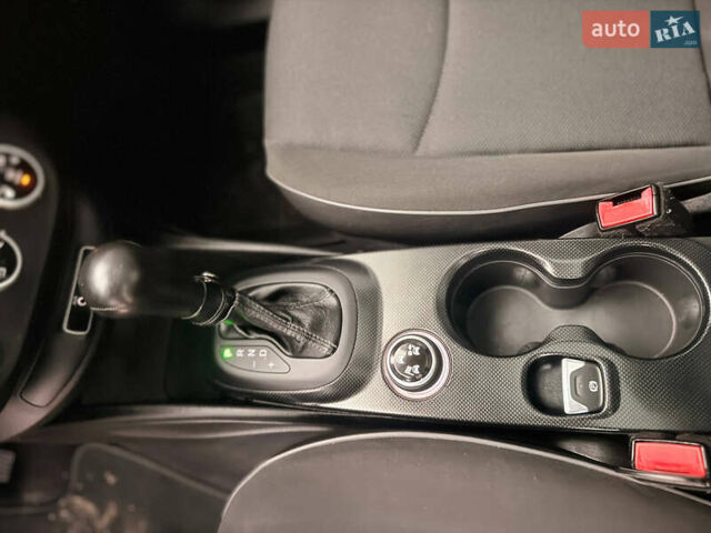 Помаранчевий Фіат 500X, об'ємом двигуна 2.4 л та пробігом 114 тис. км за 11500 $, фото 15 на Automoto.ua