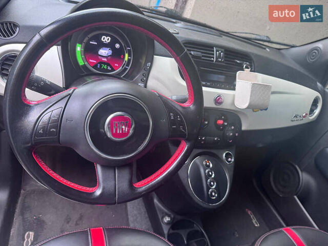 Белый Фиат 500e, объемом двигателя 0 л и пробегом 75 тыс. км за 6100 $, фото 12 на Automoto.ua