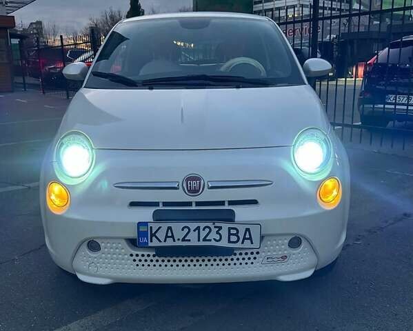 Белый Фиат 500e, объемом двигателя 0 л и пробегом 68 тыс. км за 6500 $, фото 17 на Automoto.ua