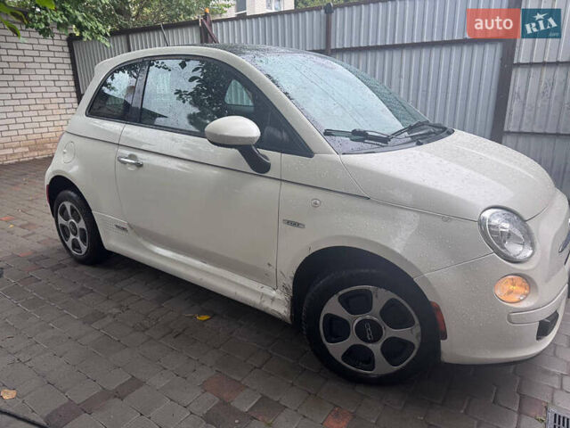 Белый Фиат 500e, объемом двигателя 0 л и пробегом 75 тыс. км за 6100 $, фото 6 на Automoto.ua