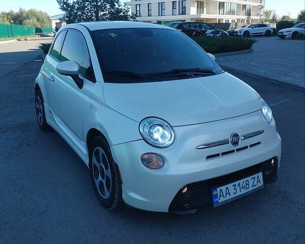 Белый Фиат 500e, объемом двигателя 0 л и пробегом 138 тыс. км за 5500 $, фото 3 на Automoto.ua