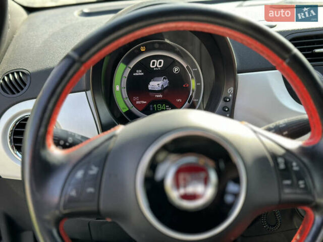 Белый Фиат 500e, объемом двигателя 0 л и пробегом 96 тыс. км за 6500 $, фото 11 на Automoto.ua