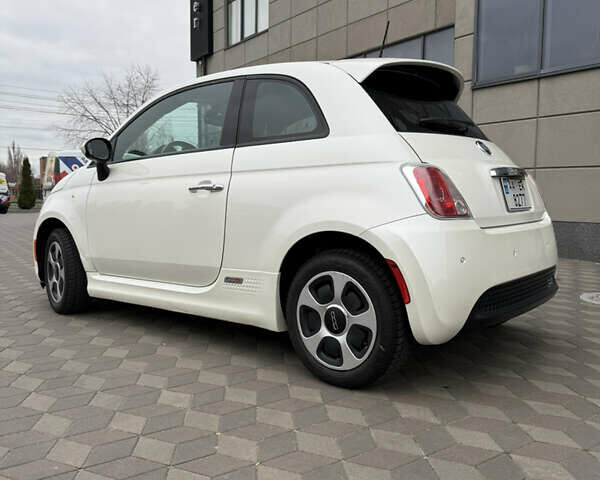 Белый Фиат 500e, объемом двигателя 0 л и пробегом 84 тыс. км за 7390 $, фото 5 на Automoto.ua