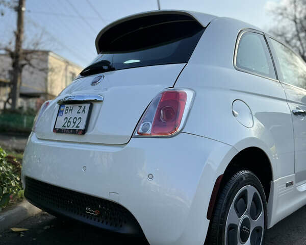 Белый Фиат 500e, объемом двигателя 0 л и пробегом 135 тыс. км за 6900 $, фото 14 на Automoto.ua