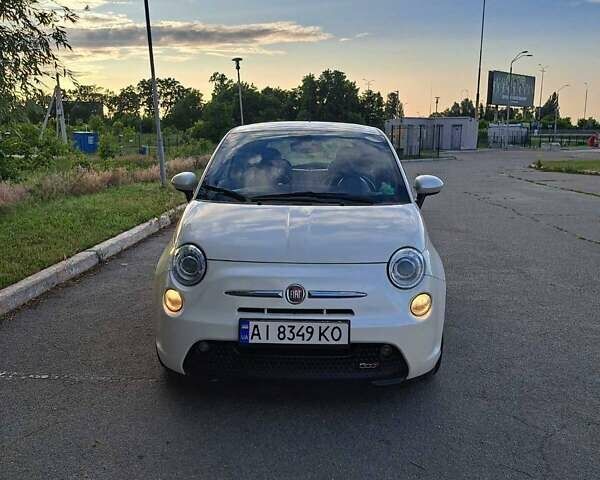 Белый Фиат 500e, объемом двигателя 0 л и пробегом 68 тыс. км за 6300 $, фото 1 на Automoto.ua