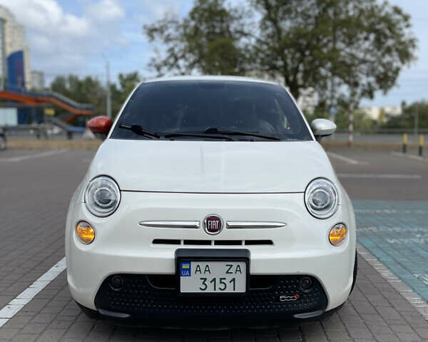Белый Фиат 500e, объемом двигателя 0 л и пробегом 85 тыс. км за 6850 $, фото 3 на Automoto.ua
