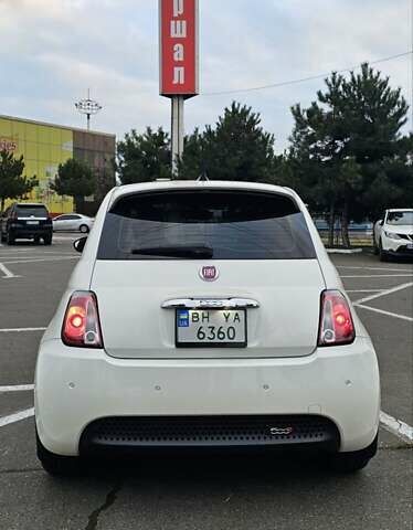 Белый Фиат 500e, объемом двигателя 0 л и пробегом 58 тыс. км за 7500 $, фото 6 на Automoto.ua