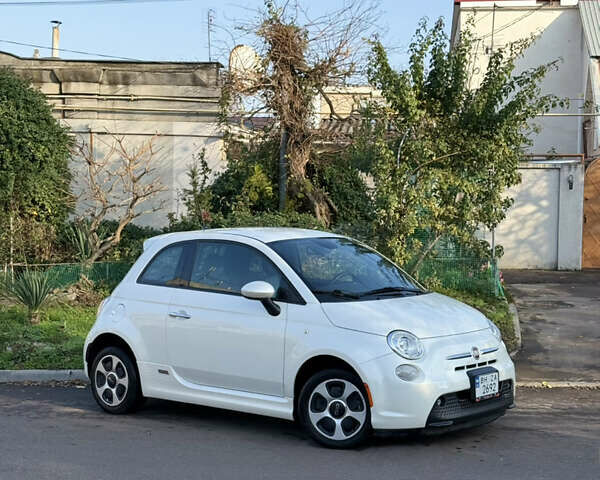 Белый Фиат 500e, объемом двигателя 0 л и пробегом 135 тыс. км за 6900 $, фото 11 на Automoto.ua