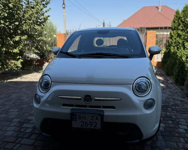 Белый Фиат 500e, объемом двигателя 0 л и пробегом 135 тыс. км за 6700 $, фото 18 на Automoto.ua
