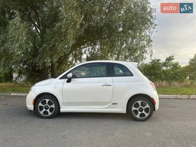 Белый Фиат 500e, объемом двигателя 0 л и пробегом 68 тыс. км за 6300 $, фото 3 на Automoto.ua