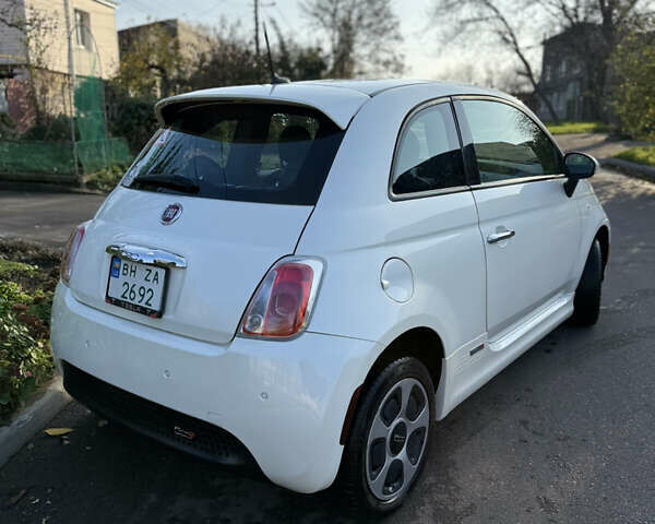 Белый Фиат 500e, объемом двигателя 0 л и пробегом 135 тыс. км за 6900 $, фото 3 на Automoto.ua