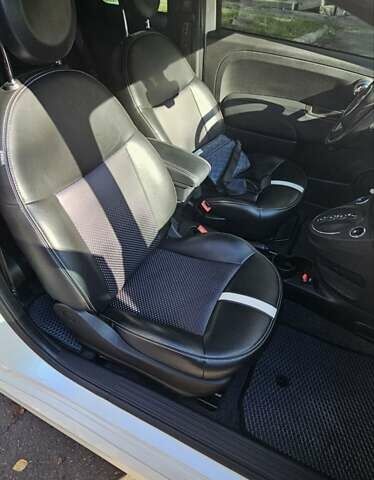 Белый Фиат 500e, объемом двигателя 0 л и пробегом 58 тыс. км за 7500 $, фото 9 на Automoto.ua