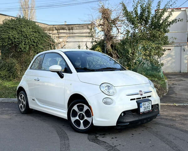 Белый Фиат 500e, объемом двигателя 0 л и пробегом 135 тыс. км за 6900 $, фото 20 на Automoto.ua