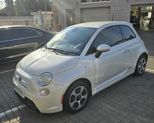 Белый Фиат 500e, объемом двигателя 0 л и пробегом 87 тыс. км за 8300 $, фото 8 на Automoto.ua