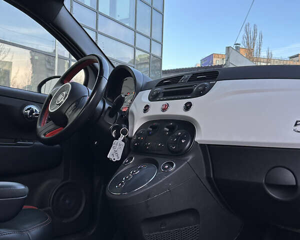 Белый Фиат 500e, объемом двигателя 0 л и пробегом 45 тыс. км за 7350 $, фото 21 на Automoto.ua