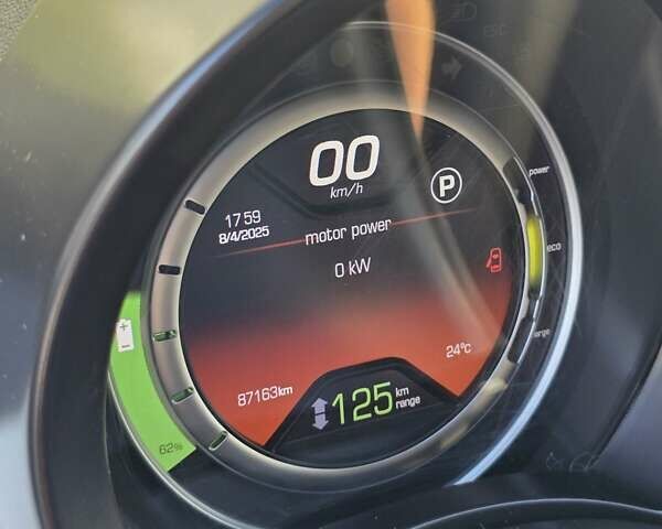 Белый Фиат 500e, объемом двигателя 0 л и пробегом 87 тыс. км за 8300 $, фото 3 на Automoto.ua