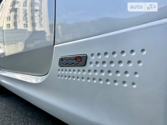 Белый Фиат 500e, объемом двигателя 0 л и пробегом 73 тыс. км за 8990 $, фото 34 на Automoto.ua