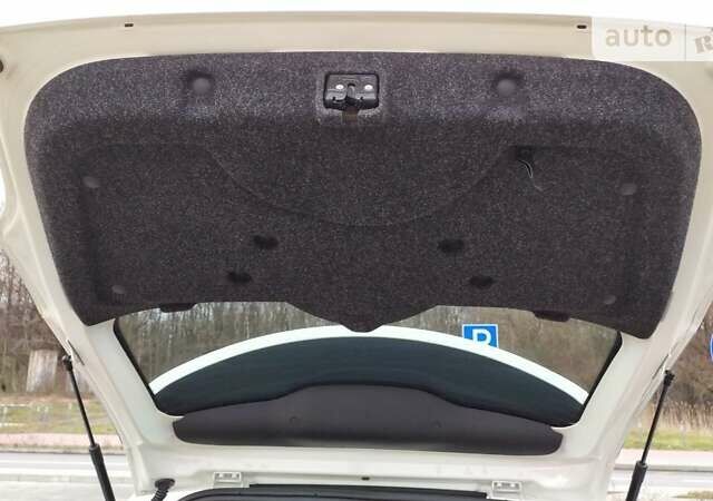 Белый Фиат 500e, объемом двигателя 0 л и пробегом 99 тыс. км за 11200 $, фото 11 на Automoto.ua