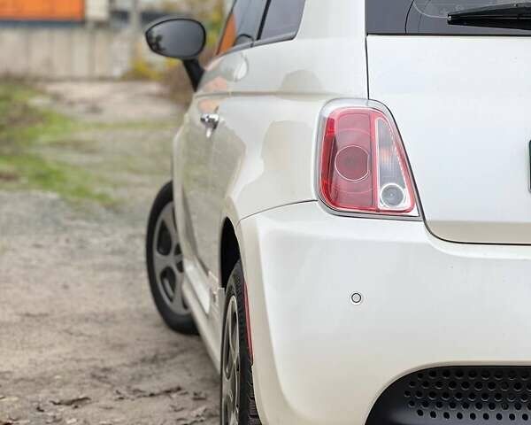 Белый Фиат 500e, объемом двигателя 0 л и пробегом 122 тыс. км за 7500 $, фото 10 на Automoto.ua