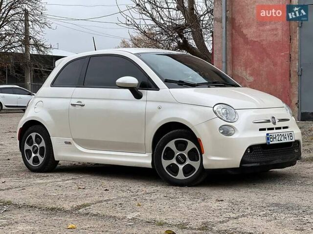 Белый Фиат 500e, объемом двигателя 0 л и пробегом 122 тыс. км за 7500 $, фото 1 на Automoto.ua