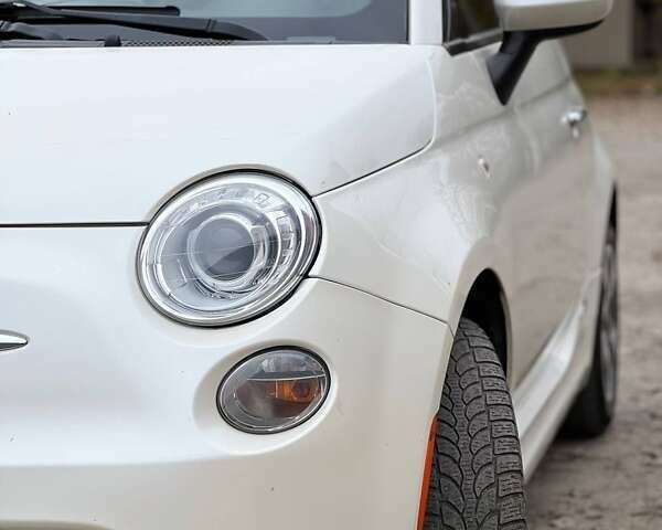 Белый Фиат 500e, объемом двигателя 0 л и пробегом 122 тыс. км за 7500 $, фото 5 на Automoto.ua