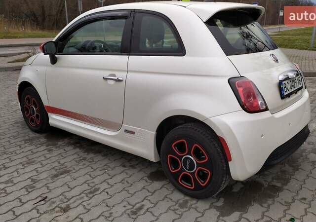 Белый Фиат 500e, объемом двигателя 0 л и пробегом 102 тыс. км за 11000 $, фото 4 на Automoto.ua