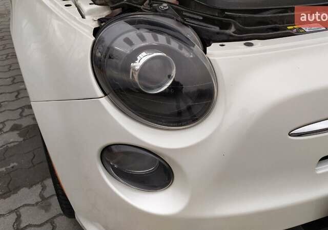 Белый Фиат 500e, объемом двигателя 0 л и пробегом 99 тыс. км за 11200 $, фото 5 на Automoto.ua