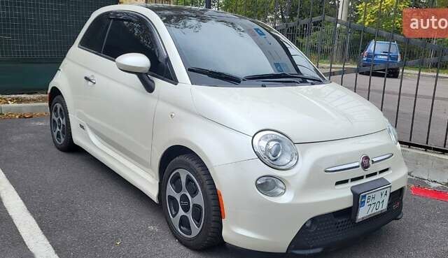 Белый Фиат 500e, объемом двигателя 0 л и пробегом 100 тыс. км за 9000 $, фото 4 на Automoto.ua