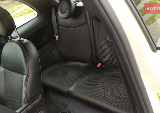 Белый Фиат 500e, объемом двигателя 0 л и пробегом 102 тыс. км за 11000 $, фото 10 на Automoto.ua