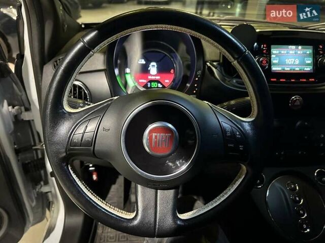 Белый Фиат 500e, объемом двигателя 0 л и пробегом 80 тыс. км за 9440 $, фото 16 на Automoto.ua