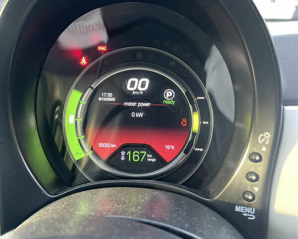 Белый Фиат 500e, объемом двигателя 0 л и пробегом 95 тыс. км за 8200 $, фото 13 на Automoto.ua