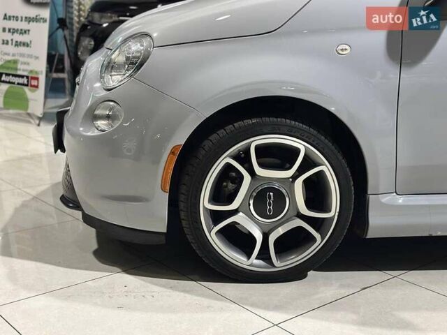 Белый Фиат 500e, объемом двигателя 0 л и пробегом 80 тыс. км за 9440 $, фото 11 на Automoto.ua
