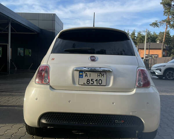 Белый Фиат 500e, объемом двигателя 0 л и пробегом 95 тыс. км за 8200 $, фото 5 на Automoto.ua