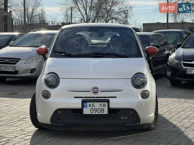 Белый Фиат 500e, объемом двигателя 0 л и пробегом 86 тыс. км за 7999 $, фото 1 на Automoto.ua