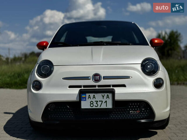 Белый Фиат 500e, объемом двигателя 0 л и пробегом 58 тыс. км за 8400 $, фото 6 на Automoto.ua