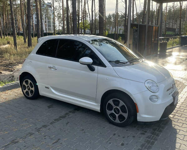 Белый Фиат 500e, объемом двигателя 0 л и пробегом 95 тыс. км за 8200 $, фото 7 на Automoto.ua