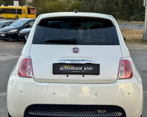 Белый Фиат 500e, объемом двигателя 0 л и пробегом 77 тыс. км за 7600 $, фото 7 на Automoto.ua
