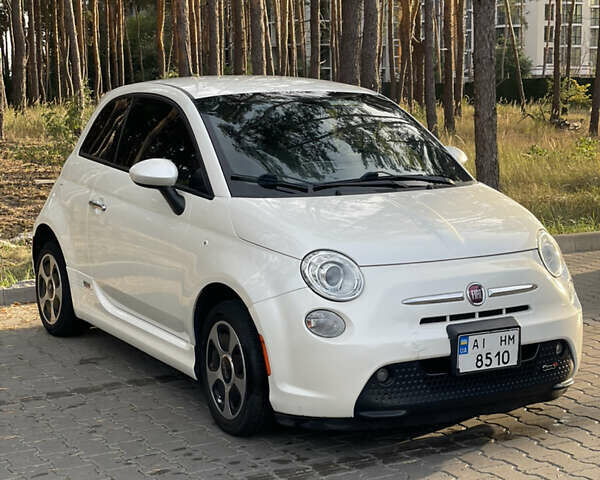 Белый Фиат 500e, объемом двигателя 0 л и пробегом 95 тыс. км за 8200 $, фото 2 на Automoto.ua
