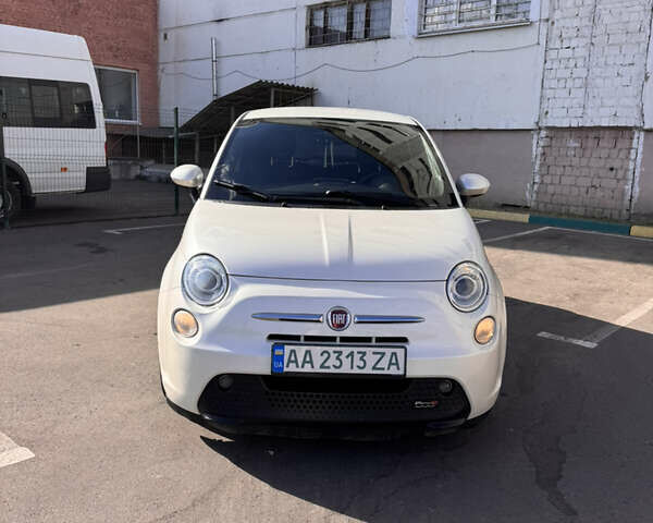 Білий Фіат 500e, об'ємом двигуна 0 л та пробігом 77 тис. км за 8900 $, фото 3 на Automoto.ua