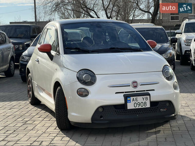 Белый Фиат 500e, объемом двигателя 0 л и пробегом 86 тыс. км за 7999 $, фото 2 на Automoto.ua